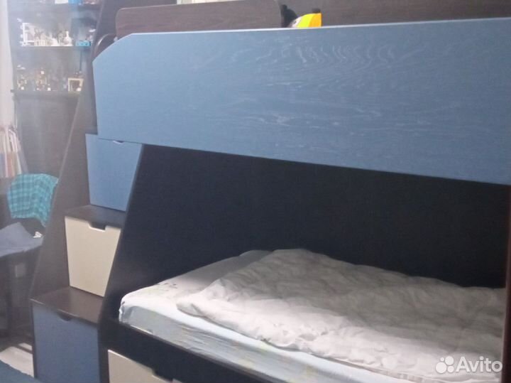 Двухъярусная кровать с матрасом