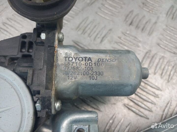 Стеклоподъемник электр. задний левый Toyota Auris