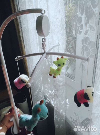 Музыкальный мобиль на детскую кроватку