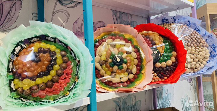 Подарки и букеты из сухофруктов и орехов