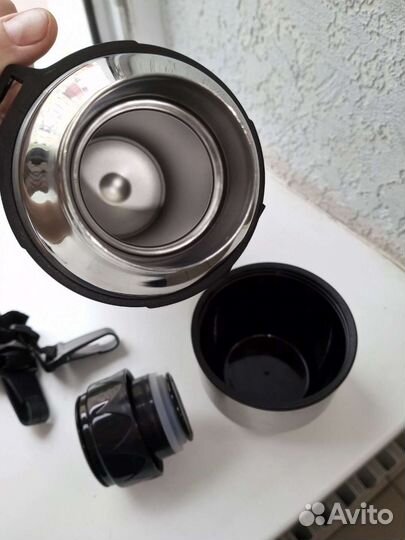 Термос (новый), набор ножей на подставке (новый)