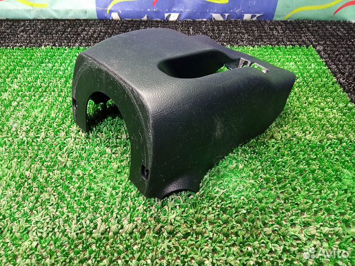 Заглушка крепления сиденья задняя левая Toyota Lan