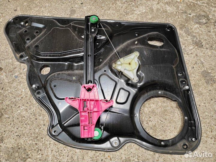 Стеклоподъемник электрический задний правый