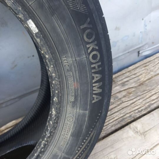 Yokohama BluEarth-A 225/60 R17 200ZR