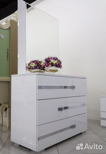 Спальный гарнитур комплектом