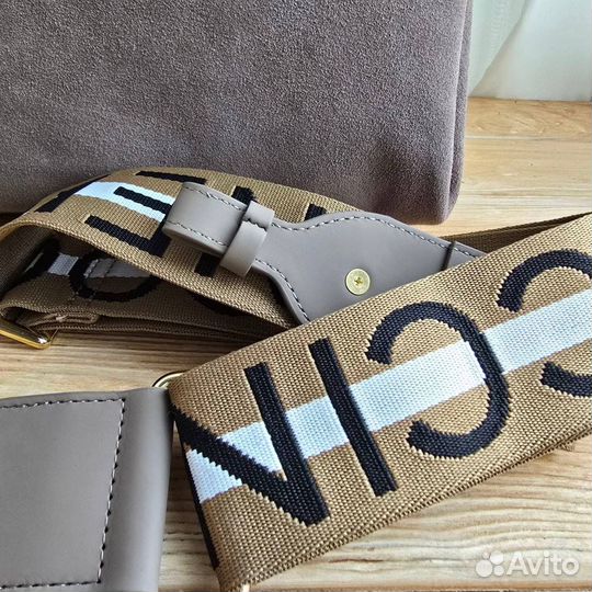 Сумка с ручкой Coccinelle замша серая