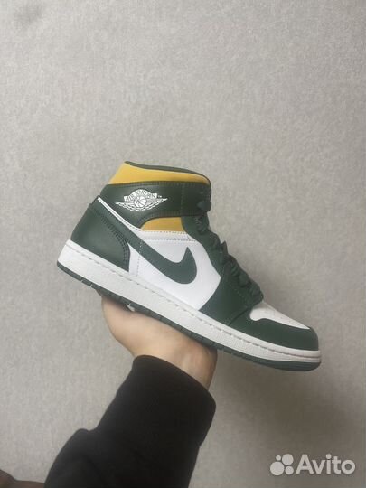 Jordan 1 mid 