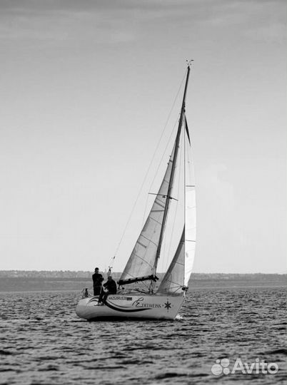 Парусно-моторная яхта 26 футов