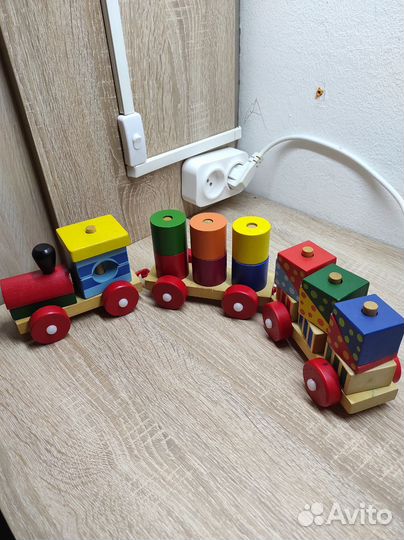 Паровозик деревянный