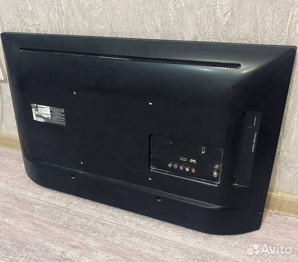 Телевизор LG 32LJ510U