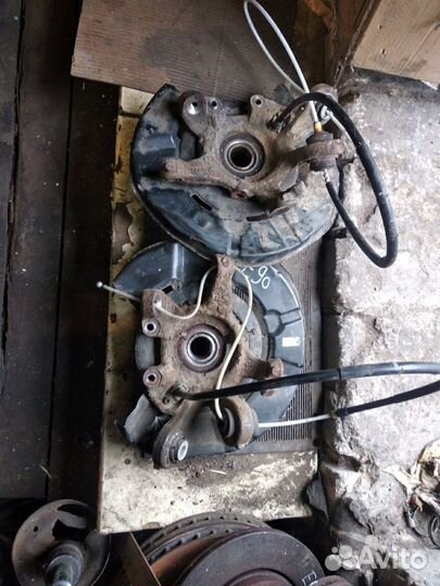 Задние цапфы(кулаки) с бмв е90 330D