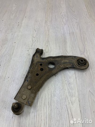Рычаг подвески Chevrolet aveo 250 Лев