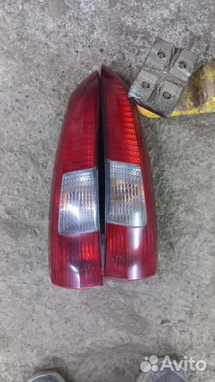 Задние верхние фонарь