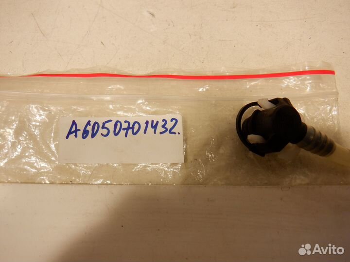 Шланг топливный Mercedes Benz W140 OM604