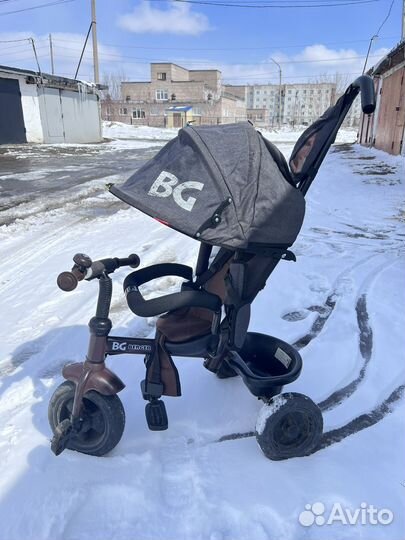 Трехколесный велосипед