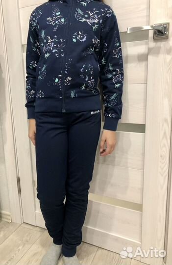 Костюм спортивный