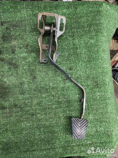 Педаль сцепления Mitsubishi Lancer 9 2000-2007