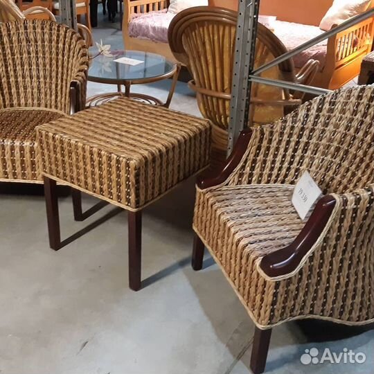 Набор плетеной мебели