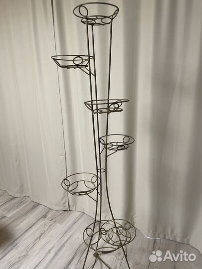 Подставка для цветов напольная металлическая
