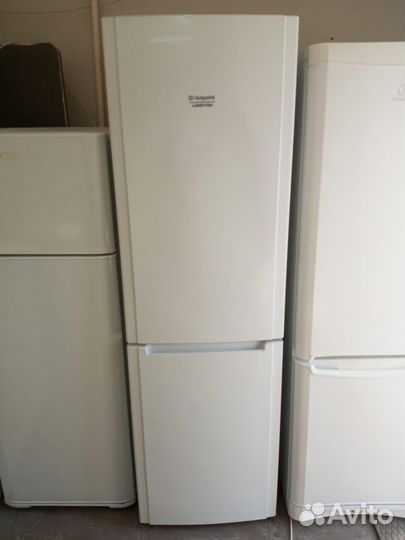Продам Холодильник Ariston б/у с доставкой