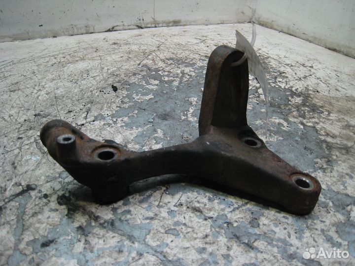 Хонда Цивик Кронштейн насоса гидроусилителя