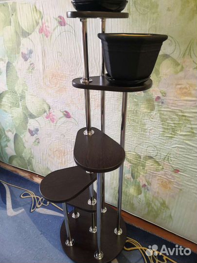 Подставка под цветы дерево