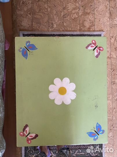 Столик и стулья в детскую икея