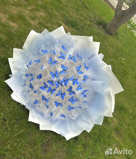 Светящийся букет из бабочек