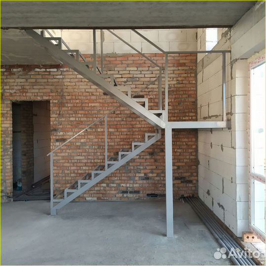 Лестница металлическая / Лестницы на заказ