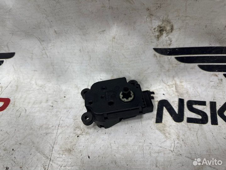 Сервопривод заслонок печки Mercedes-Benz E-Class