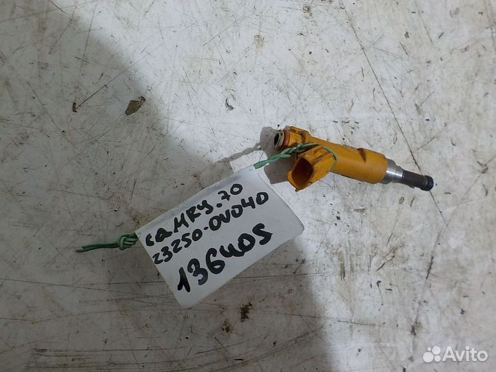 Форсунка топливная Toyota Camry 70