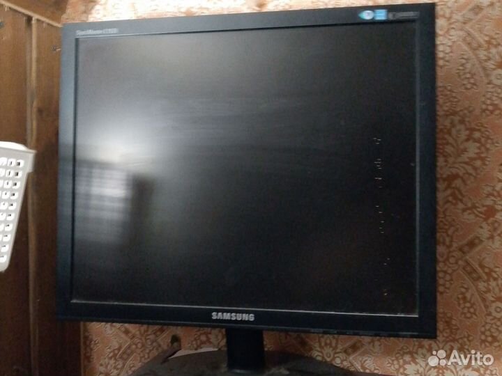 Монитор Samsung