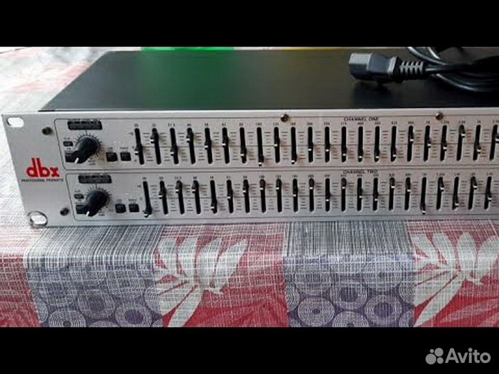 Профессиональный эквалайзер DBX 231 S