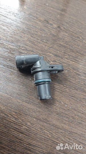 Датчик положения распредвала Skoda Octavia II