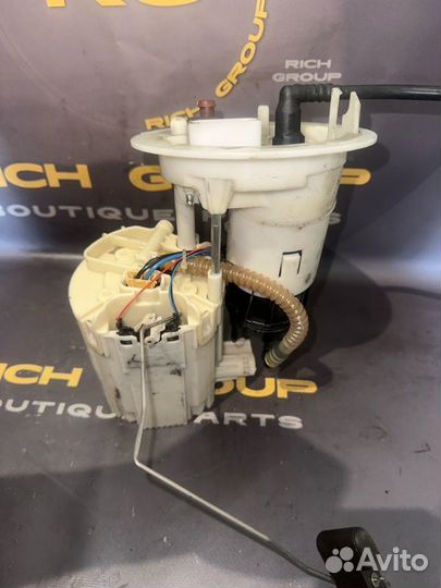 Топливный насос Audi A4 B8 caeb 2009