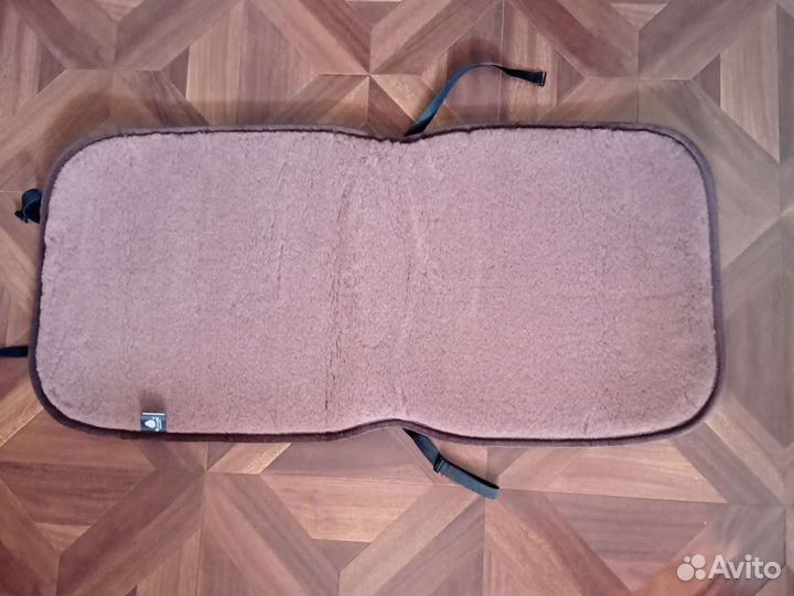 Шерстяная накидка на сиденье