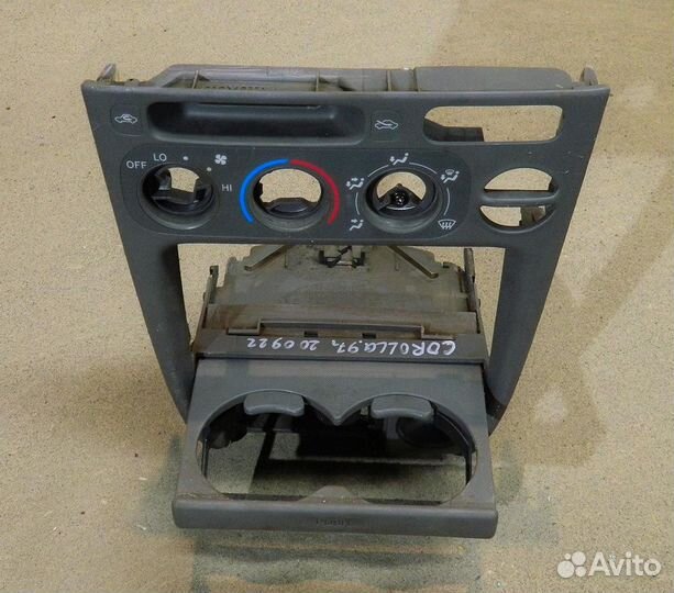 Консоль центральная Toyota Corolla E110