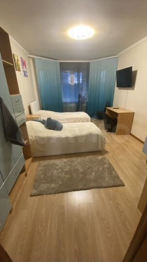 3-к. квартира, 95 м², 2/15 эт.