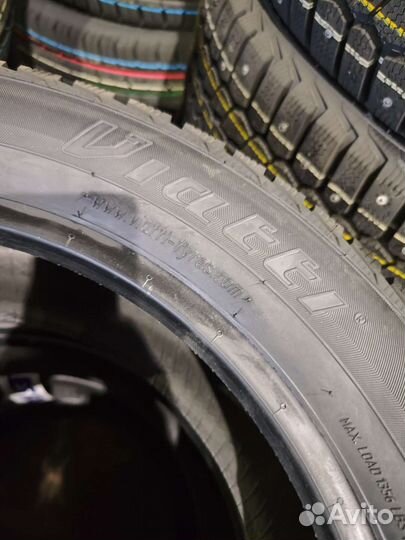 Viatti Brina Nordico V-522 215/50 R17