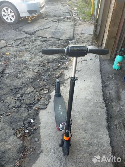 Самокат 120 кг kugo GT350S