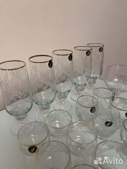 Набор бокалов и рюмок