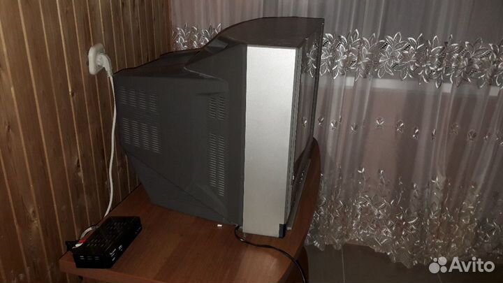Телевизоры 2шт, LG 3500, erisson 2000