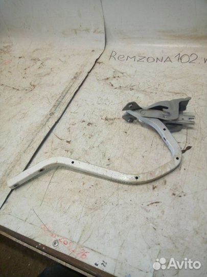 Петля крышки багажника задняя левая LADA Granta