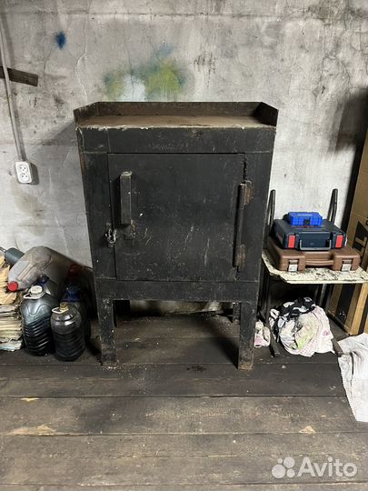 Сейф металлический