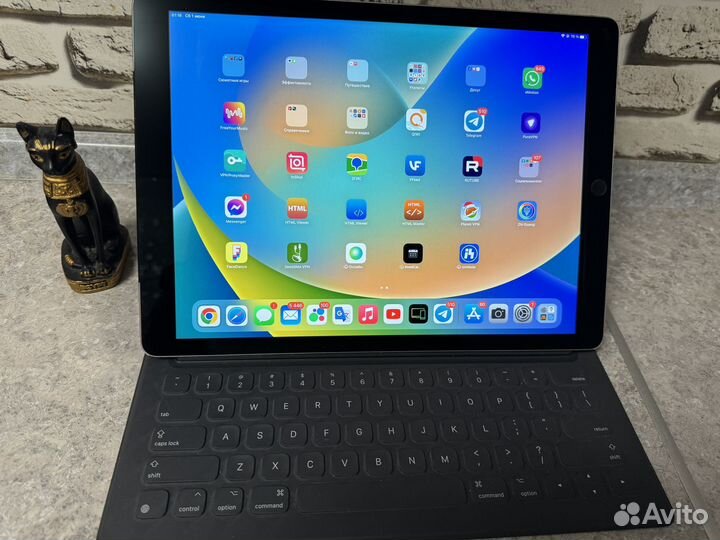 iPad Pro 12.9 256гб + сим + клавиатура