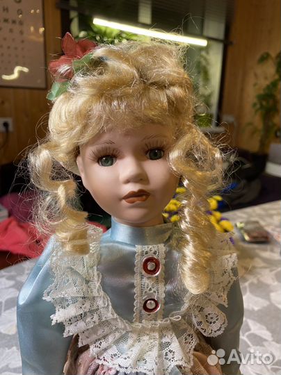 Кукла фарфоровая коллекционная 40 см в коробке