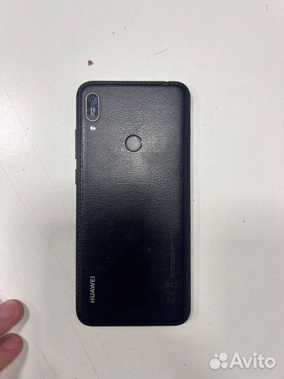 HUAWEI Y6 (2019), 2/32 ГБ