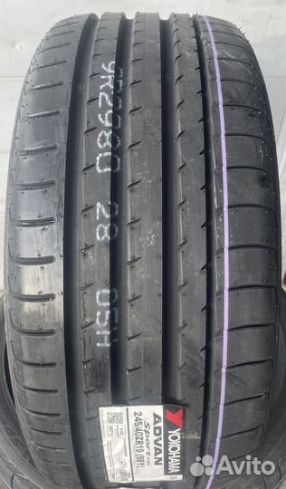 Yokohama Advan Sport V105 245/40 R19 и 275/35 R19