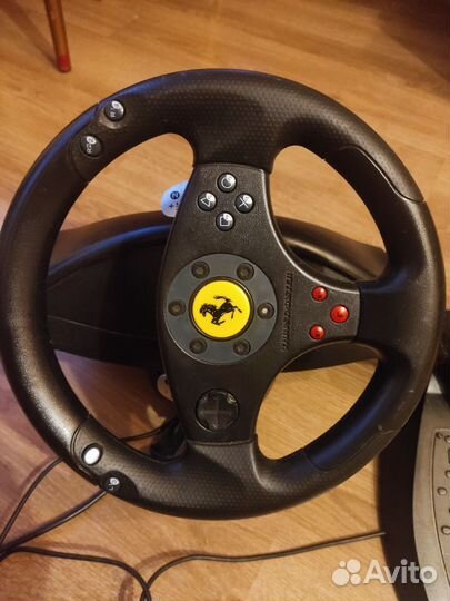 Игровой руль с педалями