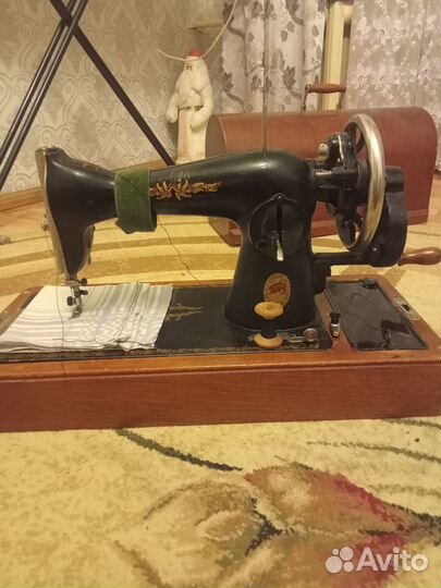 Продам швейную машинку